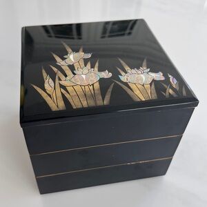 Vintage Otagiri 3 stacking Tiers Japanese Lacquered Wood Box pearl Lotus Motif